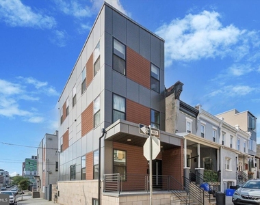 1500 N Myrtlewood Street - Photo Thumbnail 24