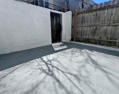 2312 Greenwich Street - Photo Thumbnail 7