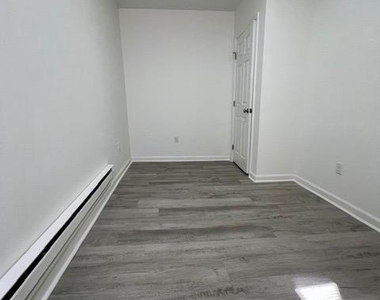 2312 Greenwich Street - Photo Thumbnail 14