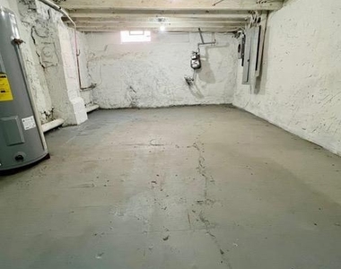 2312 Greenwich Street - Photo Thumbnail 10