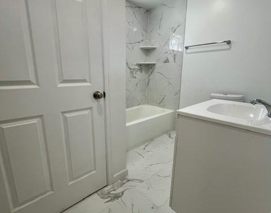2312 Greenwich Street - Photo Thumbnail 12