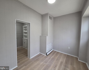 633 E Allegheny Avenue - Photo Thumbnail 3