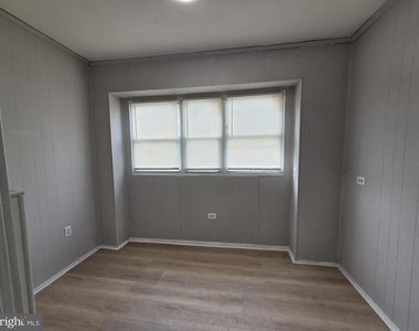 633 E Allegheny Avenue - Photo Thumbnail 2