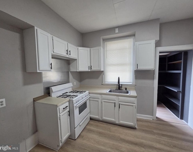 633 E Allegheny Avenue - Photo Thumbnail 9