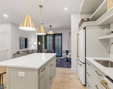 8623 Germantown Unit 203 Avenue - Photo Thumbnail 11