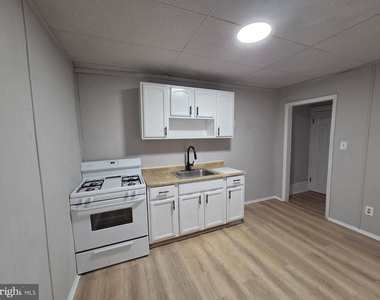 5137 Marion Street - Photo Thumbnail 3