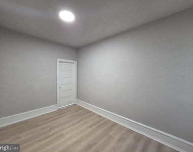5137 Marion Street - Photo Thumbnail 8