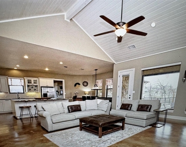 126 Packsaddle Dr - Photo Thumbnail 5