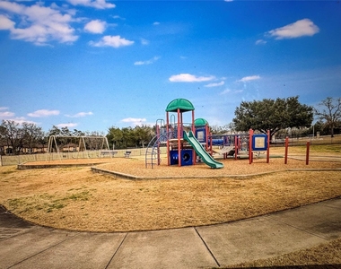 126 Packsaddle Dr - Photo Thumbnail 29