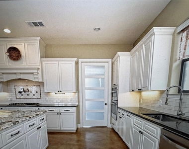 126 Packsaddle Dr - Photo Thumbnail 10