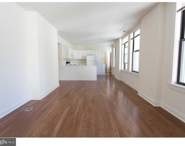 1411-3 Walnut Street - Photo Thumbnail 12