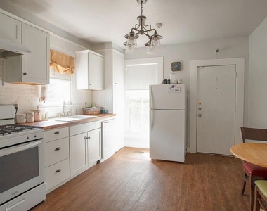 431 Lindsey St - Photo Thumbnail 5
