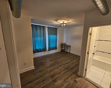 617 E Locust Avenue - Photo Thumbnail 5