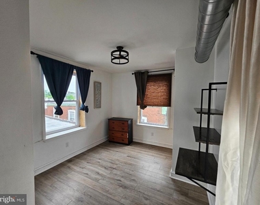 617 E Locust Avenue - Photo Thumbnail 8