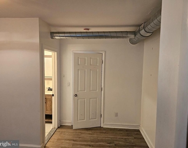 617 E Locust Avenue - Photo Thumbnail 4