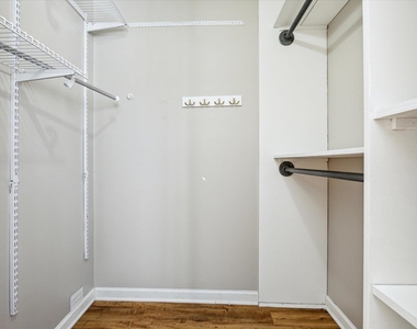 1304 Mariposa Dr - Photo Thumbnail 16