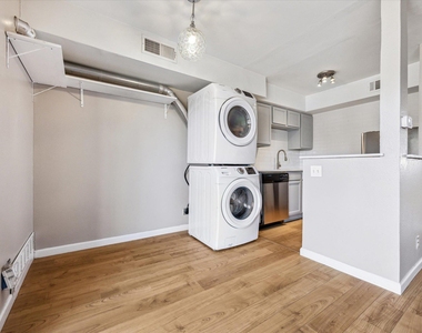 1304 Mariposa Dr - Photo Thumbnail 8