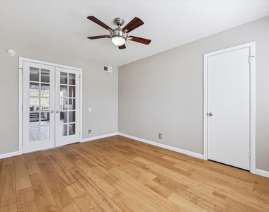 1304 Mariposa Dr - Photo Thumbnail 14