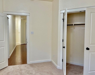 4718 Madrid Dr - Photo Thumbnail 13