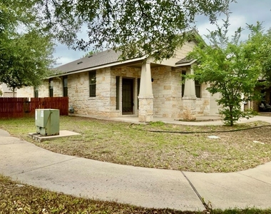 4718 Madrid Dr - Photo Thumbnail 1