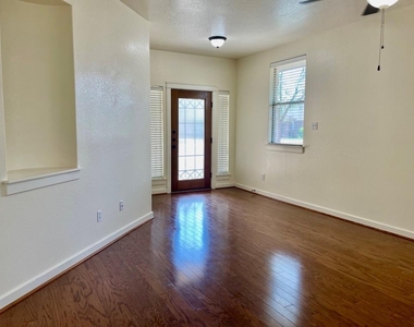 4718 Madrid Dr - Photo Thumbnail 2