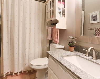 1307 Kinney Ave - Photo Thumbnail 7