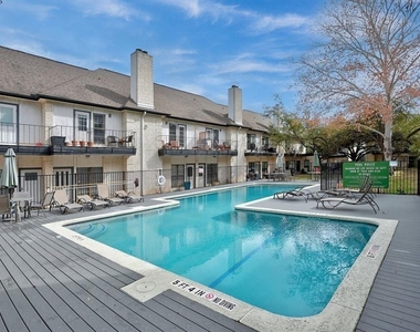 1307 Kinney Ave - Photo Thumbnail 11