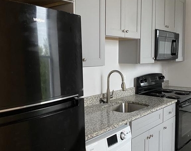 933 Belmont Avenue - Photo Thumbnail 3