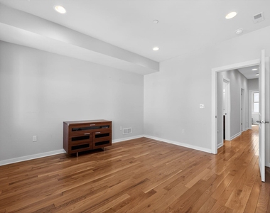 1923 S 6th Street - Photo Thumbnail 10