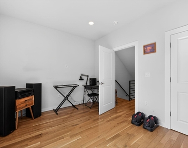 1923 S 6th Street - Photo Thumbnail 12