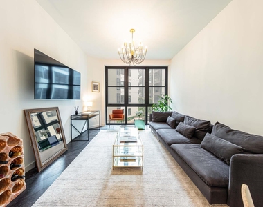 800 Embassy Dr - Photo Thumbnail 1