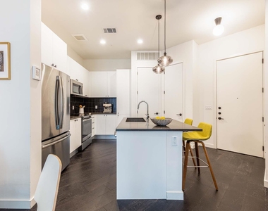 800 Embassy Dr - Photo Thumbnail 6