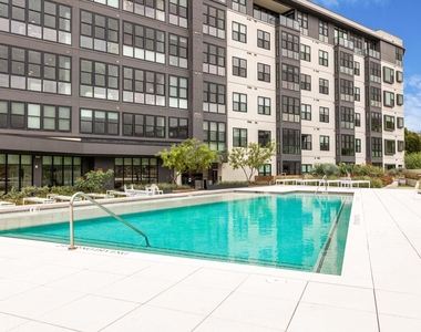 800 Embassy Dr - Photo Thumbnail 18