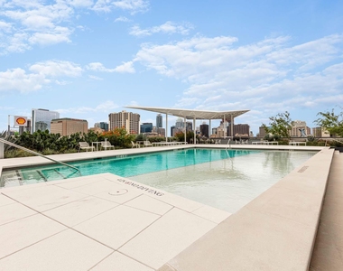 800 Embassy Dr - Photo Thumbnail 16