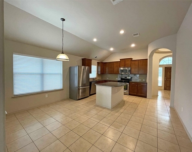 524 Cameron Cv - Photo Thumbnail 16