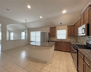 524 Cameron Cv - Photo Thumbnail 15