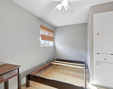 7808 Watson St - Photo Thumbnail 10