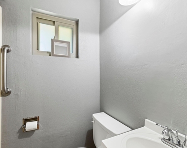 7808 Watson St - Photo Thumbnail 11