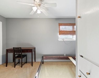 7808 Watson St - Photo Thumbnail 9