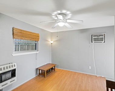 7808 Watson St - Photo Thumbnail 4