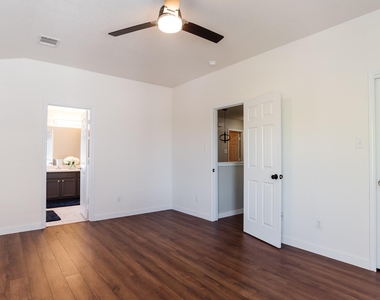 532 Sampson - Photo Thumbnail 22