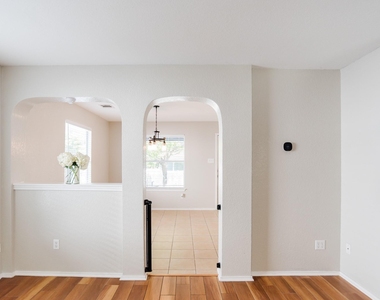 532 Sampson - Photo Thumbnail 9
