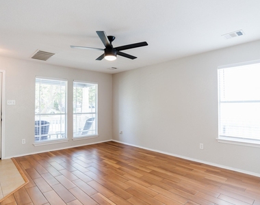 532 Sampson - Photo Thumbnail 4