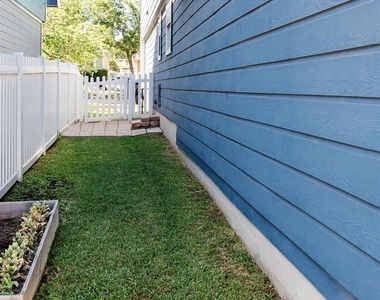 532 Sampson - Photo Thumbnail 37