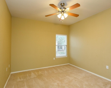 10312 Lone Pine Ln - Photo Thumbnail 10