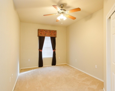 10312 Lone Pine Ln - Photo Thumbnail 9