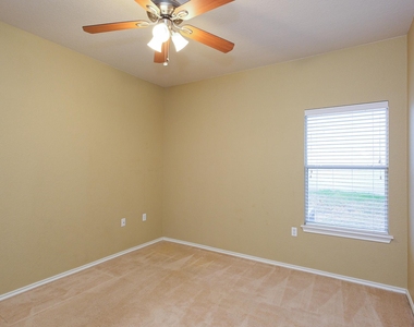 10312 Lone Pine Ln - Photo Thumbnail 12