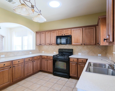 10312 Lone Pine Ln - Photo Thumbnail 7