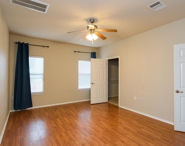 10312 Lone Pine Ln - Photo Thumbnail 18