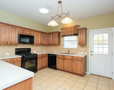 10312 Lone Pine Ln - Photo Thumbnail 6